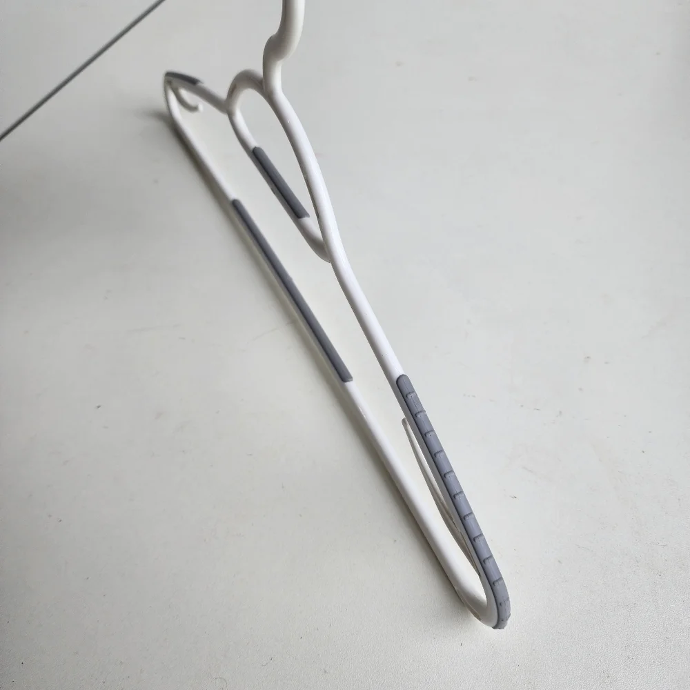 18 Pcs Slim Non Slip Hangers - Space Saving Hangers Clothes Lingerie Hooks White
